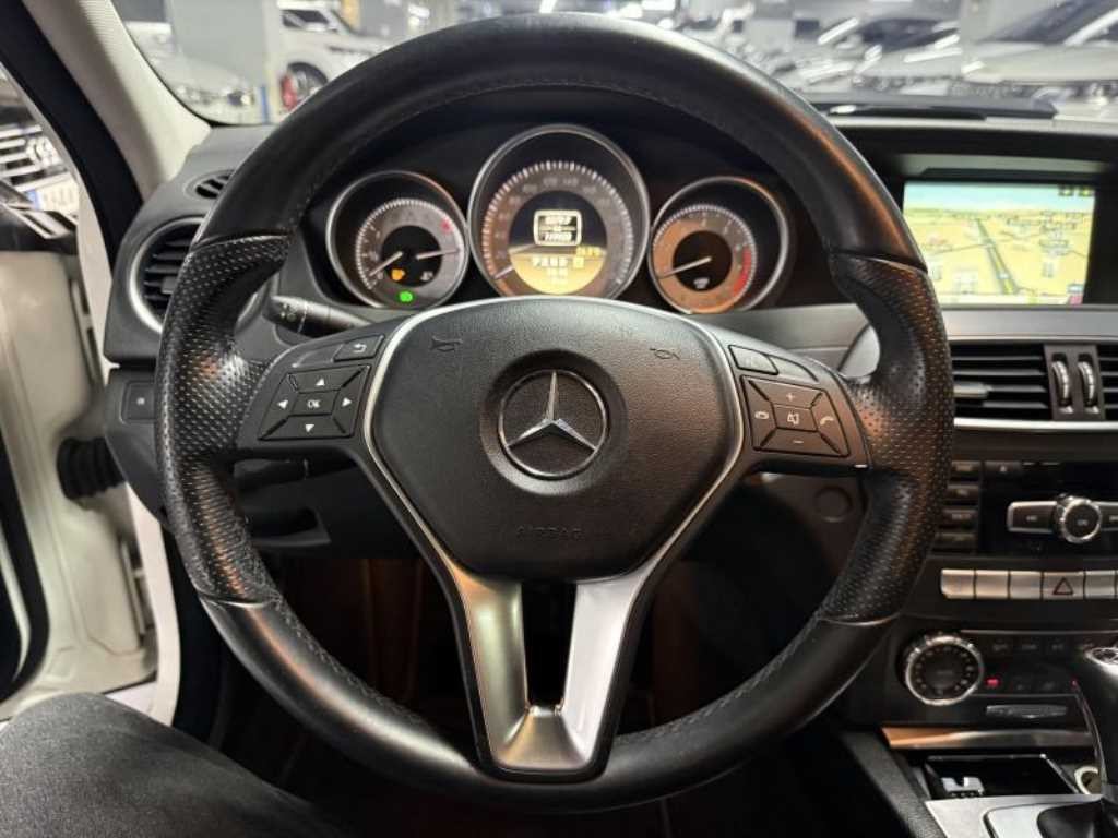 벤츠 C 클래스 C클래스 W204 C200 CGI 아방가르드 이미지 9