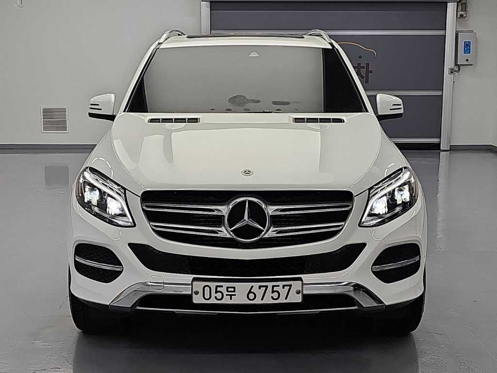 벤츠 GLE 클래스 GLE 클래스 W166 GLE 350 d 4MATIC 이미지 2
