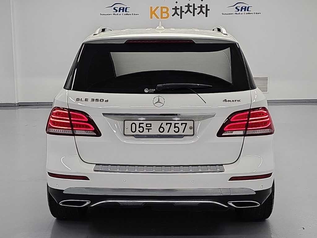 벤츠 GLE 클래스 GLE 클래스 W166 GLE 350 d 4MATIC 이미지 3
