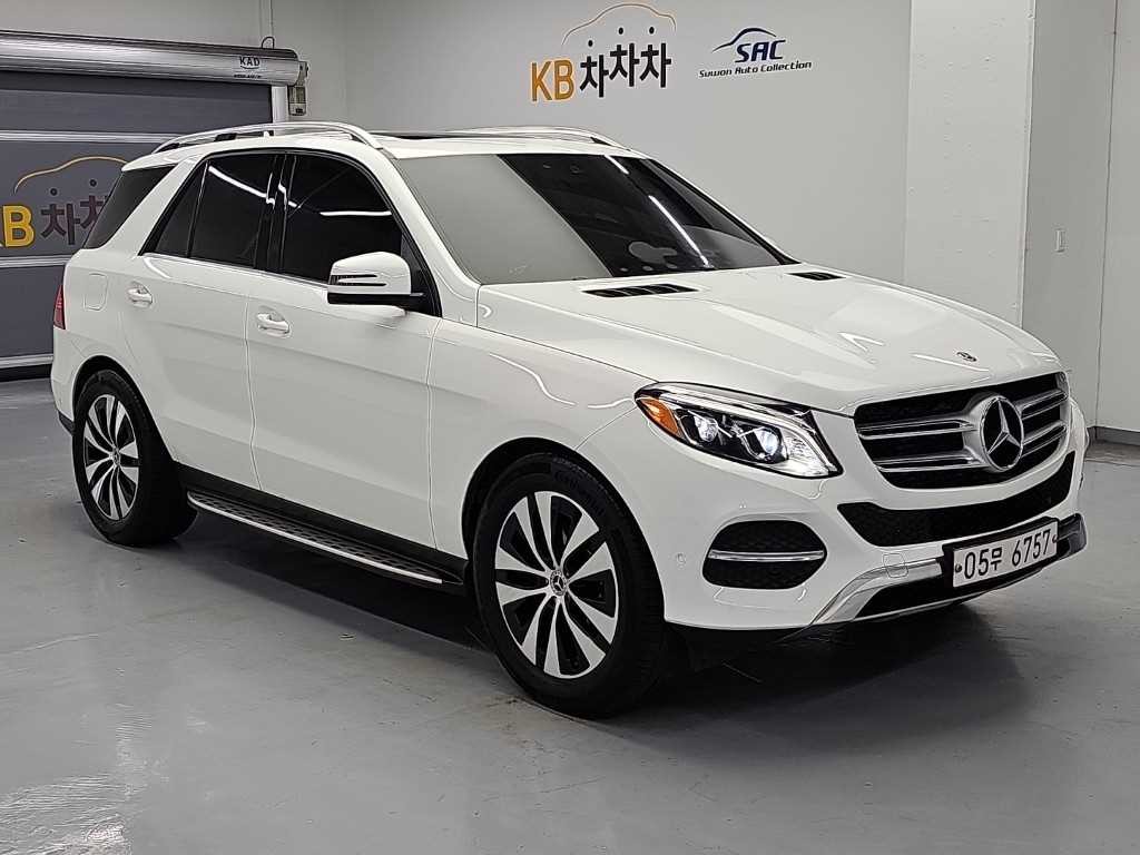 벤츠 GLE 클래스 GLE 클래스 W166 GLE 350 d 4MATIC 이미지 4