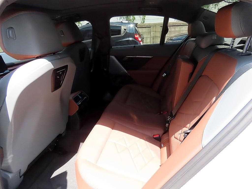 BMW 5시리즈 5시리즈 (G60) 530i xDrive M 스포츠 이미지 6