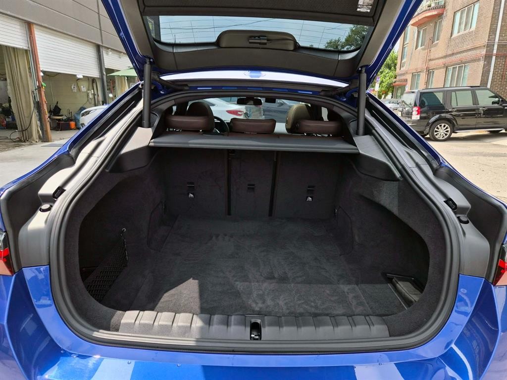BMW i4 eDrive 40 M 스포츠 프로 이미지 17