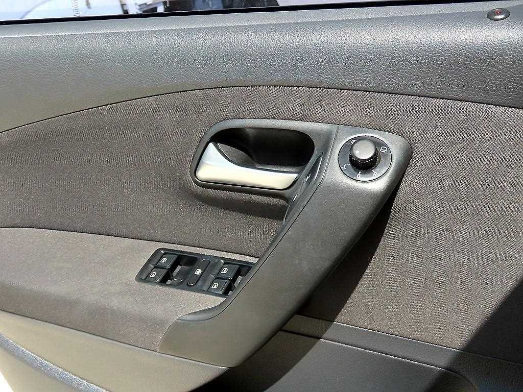 폭스바겐 폴로 1.6 TDI R-LINE 이미지 11