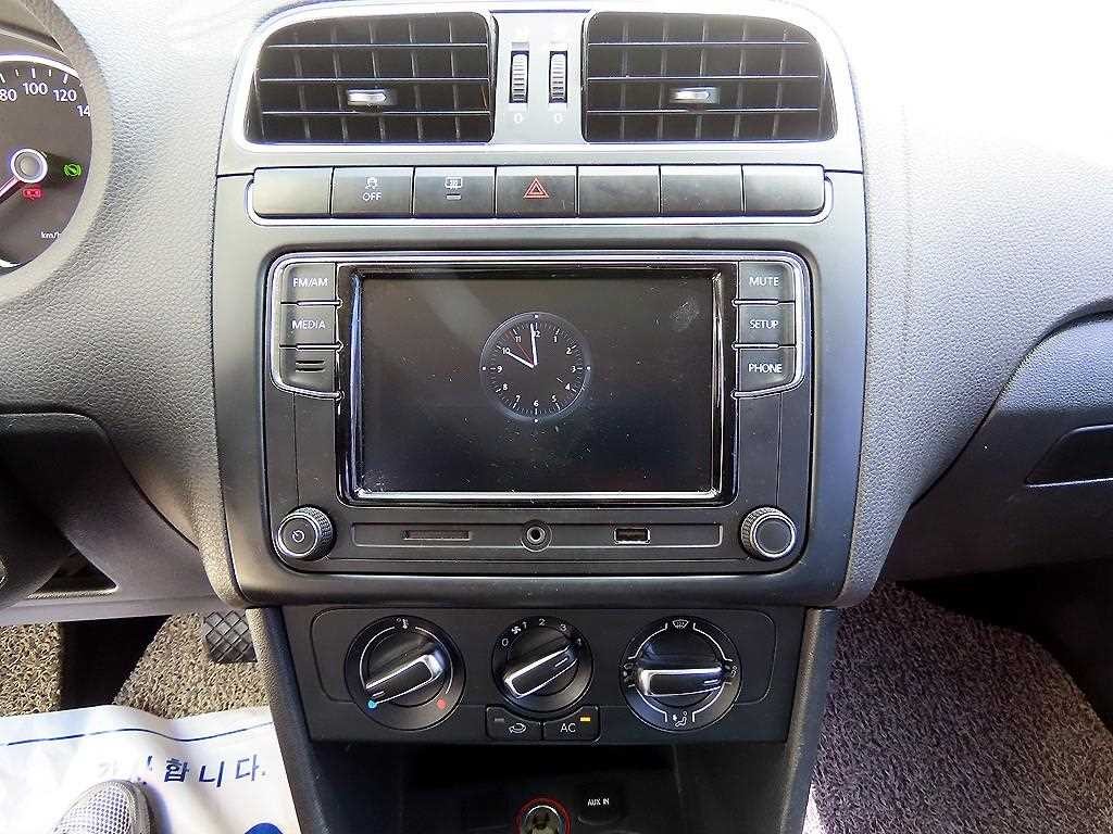 폭스바겐 폴로 1.6 TDI R-LINE 이미지 12