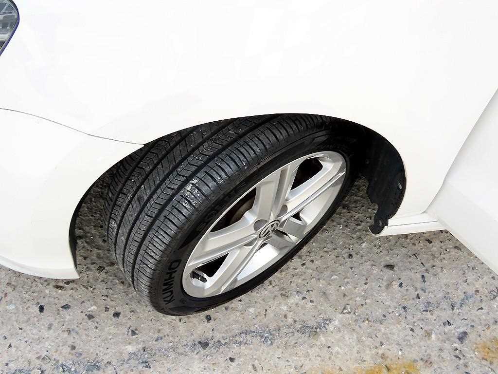 폭스바겐 폴로 1.6 TDI R-LINE 이미지 17