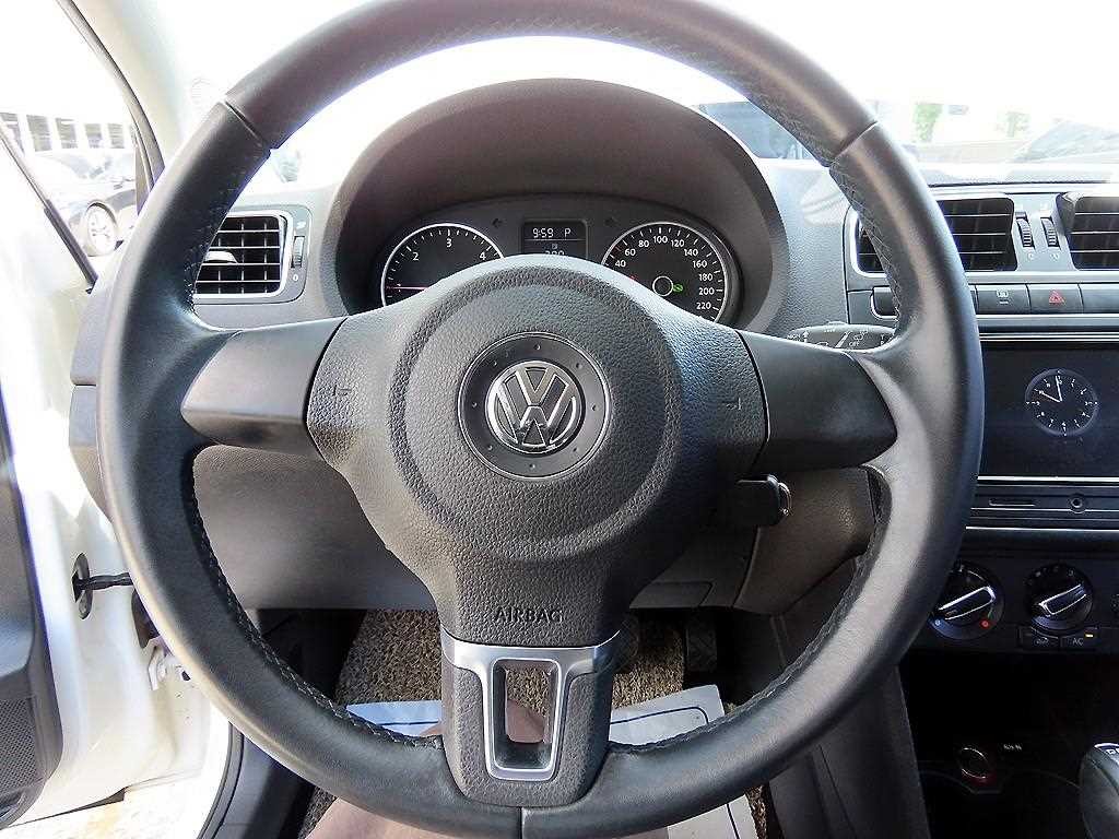 폭스바겐 폴로 1.6 TDI R-LINE 이미지 8