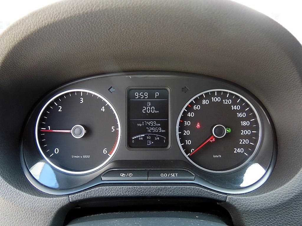 폭스바겐 폴로 1.6 TDI R-LINE 이미지 9