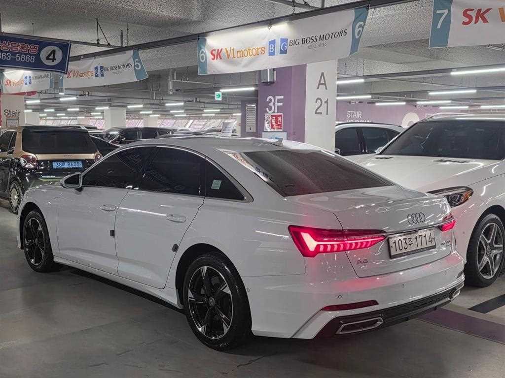 아우디 A6 A6 (C8) 45 TFSI 콰트로 프리미엄 이미지 5
