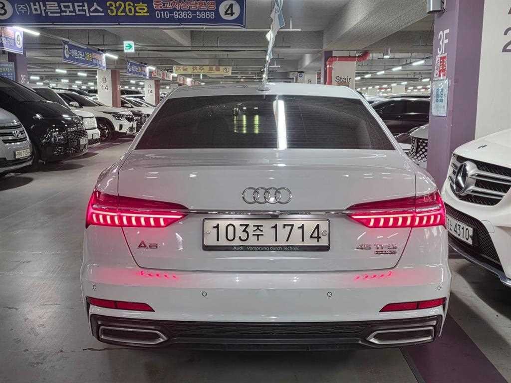 아우디 A6 A6 (C8) 45 TFSI 콰트로 프리미엄 이미지 6