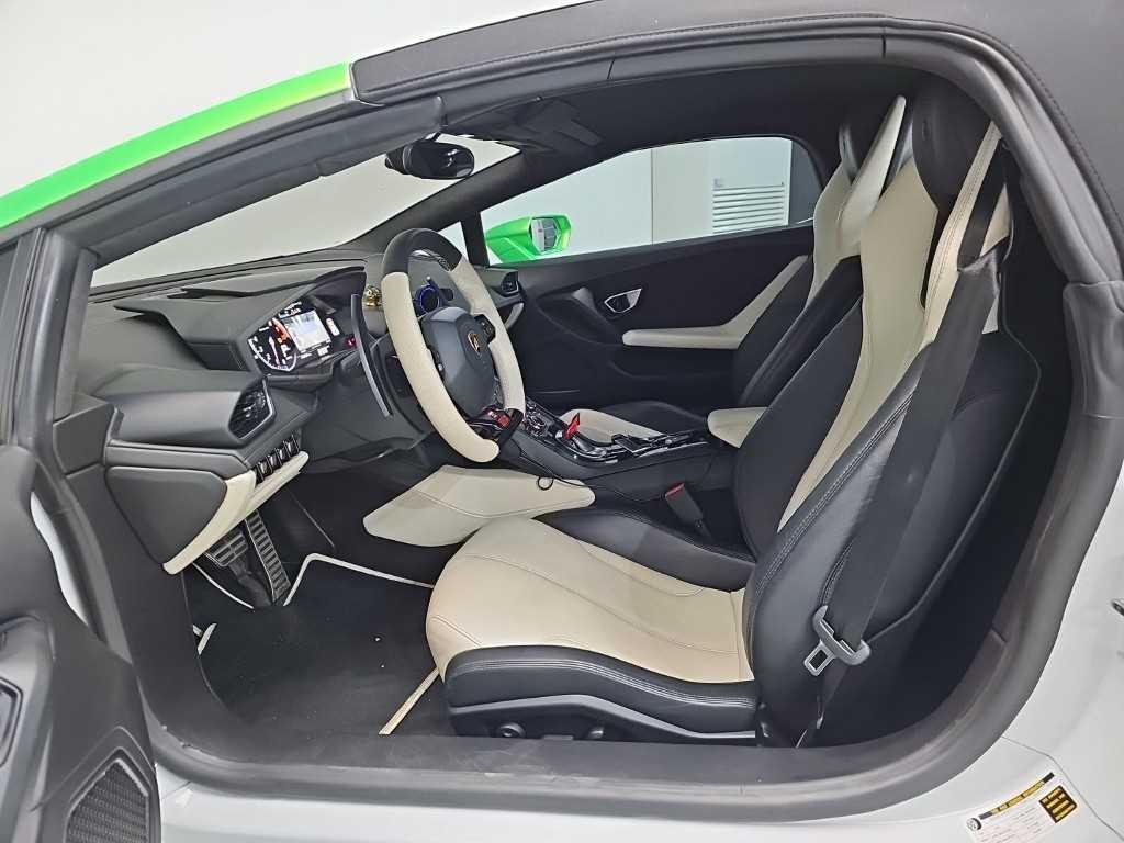 람보르기니 우라칸 LP610-4 스파이더 이미지 11