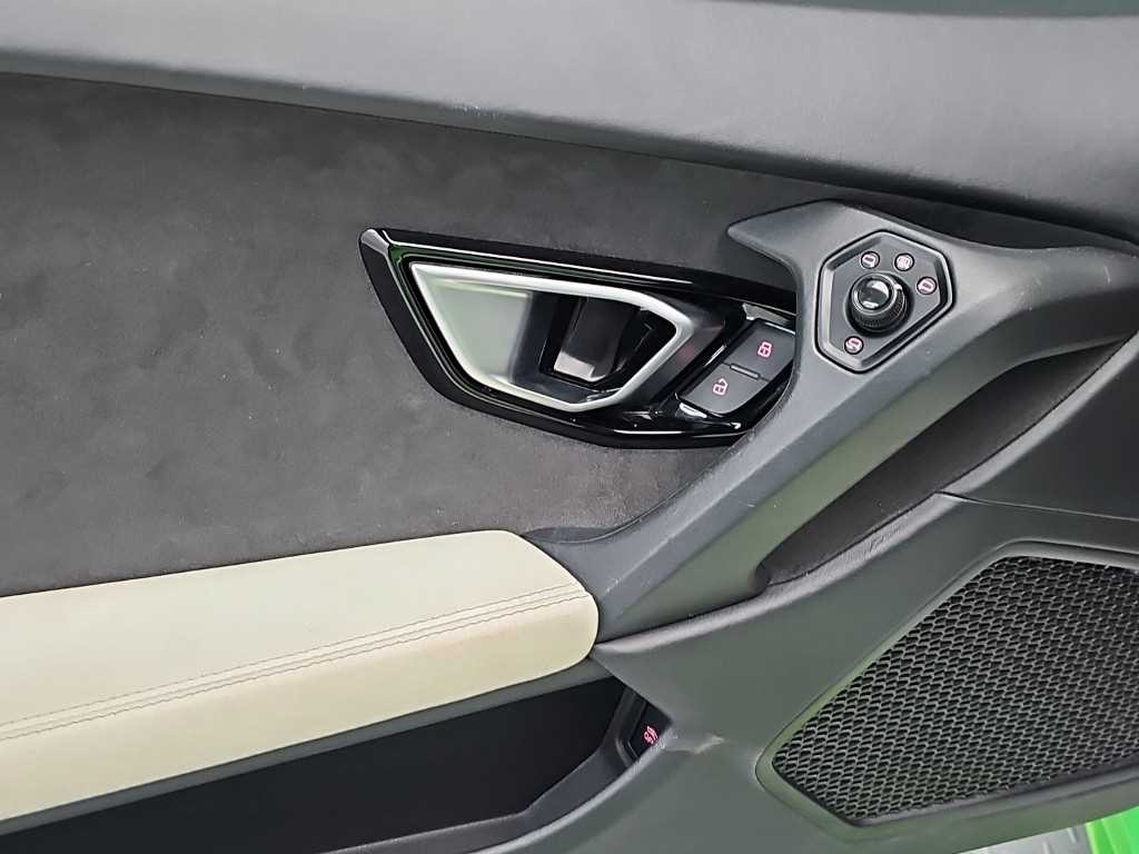 람보르기니 우라칸 LP610-4 스파이더 이미지 12