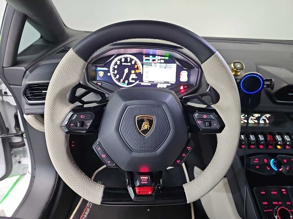 람보르기니 우라칸 LP610-4 스파이더 이미지 9
