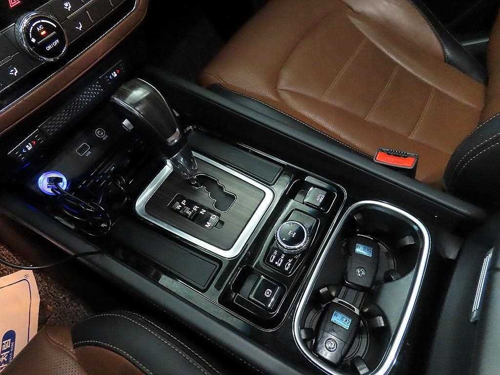 KG모빌리티(쌍용) 렉스턴 G4렉스턴 디젤 2.2 4WD 헤리티지 이미지 11