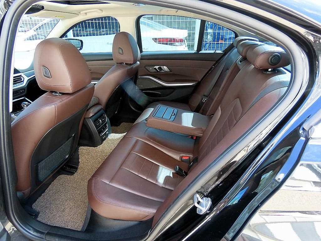 BMW 3시리즈 3시리즈 (G20) 320d M 스포츠 이미지 6