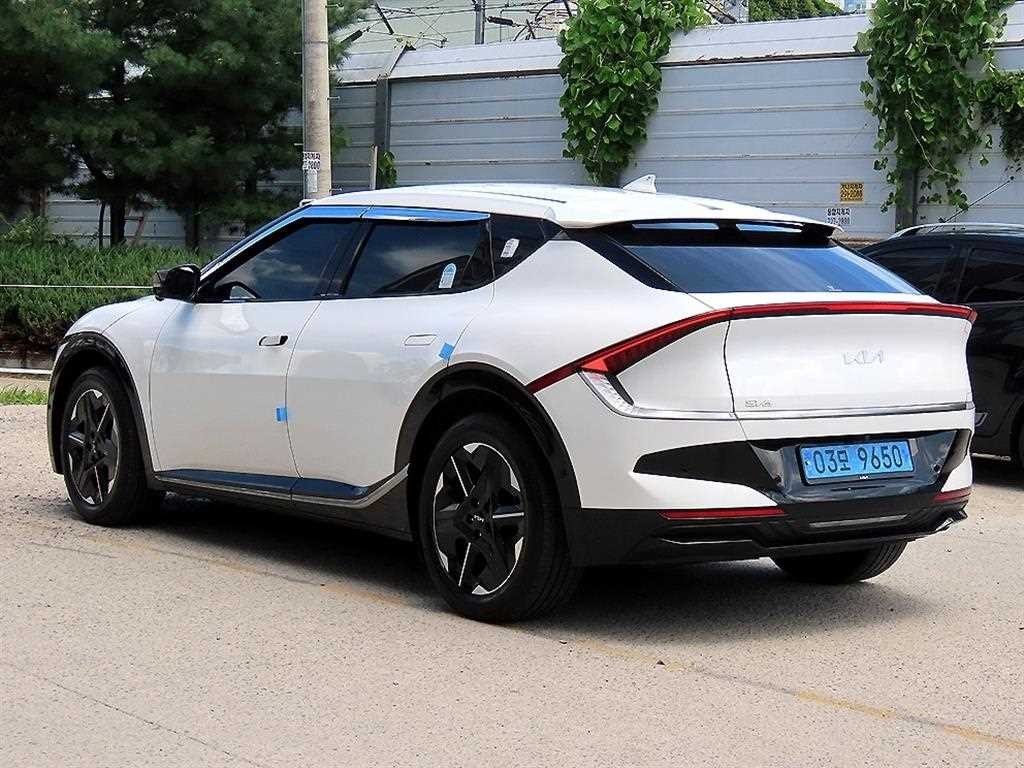 기아 EV6 더 뉴 EV6 롱레인지 4WD 어스 이미지 3