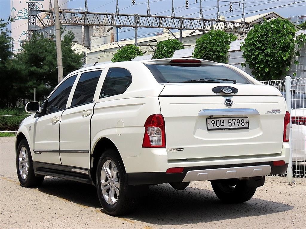 KG모빌리티(쌍용) 코란도 코란도스포츠 디젤 2WD CX5 패션 이미지 3