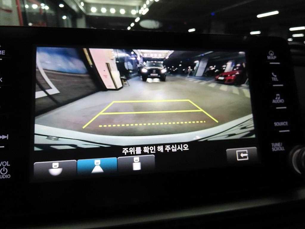혼다 어코드 어코드(10세대) 2.0 하이브리드 투어링 이미지 15