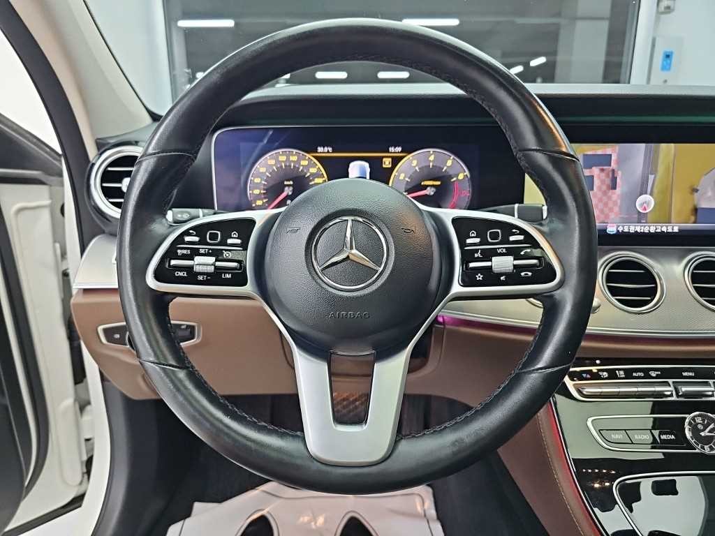 벤츠 E 클래스 E-클래스 W213 E300 AMG LINE 이미지 9