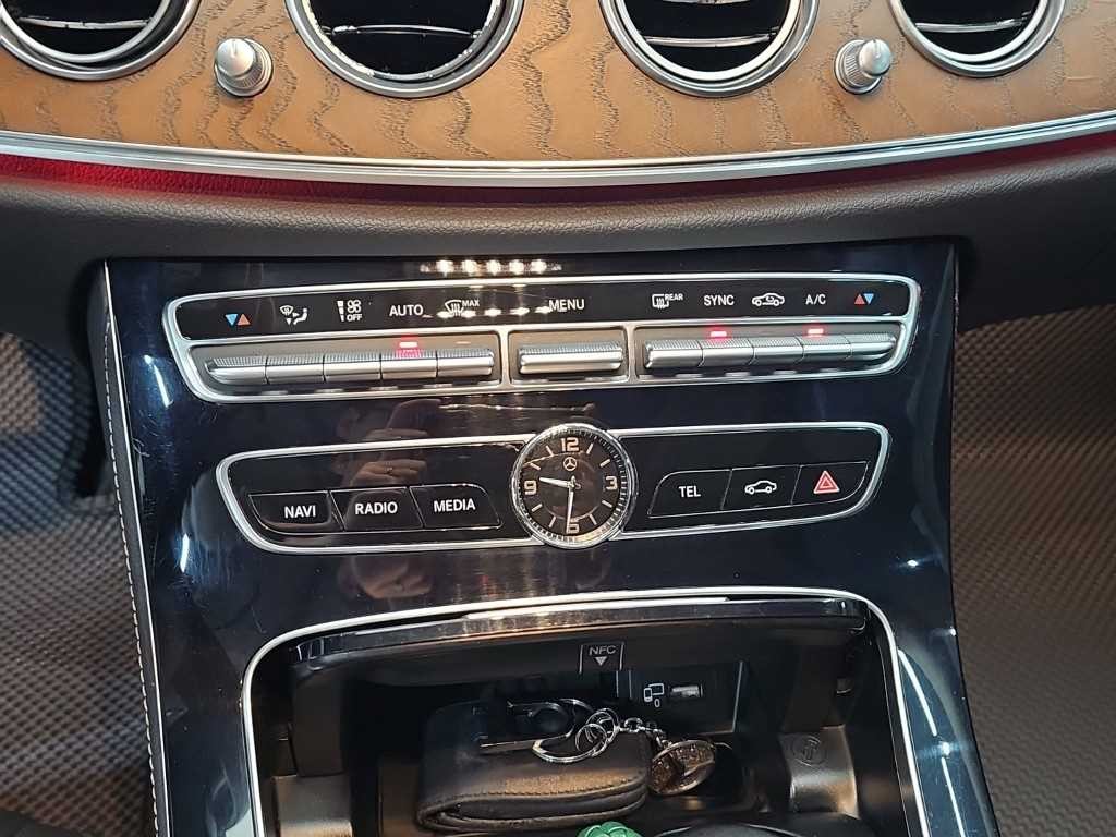 벤츠 E 클래스 E-클래스 W213 E220d 익스클루시브 이미지 10