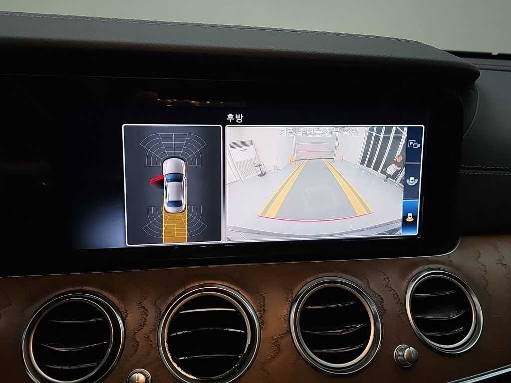 벤츠 E 클래스 E-클래스 W213 E220d 익스클루시브 이미지 16