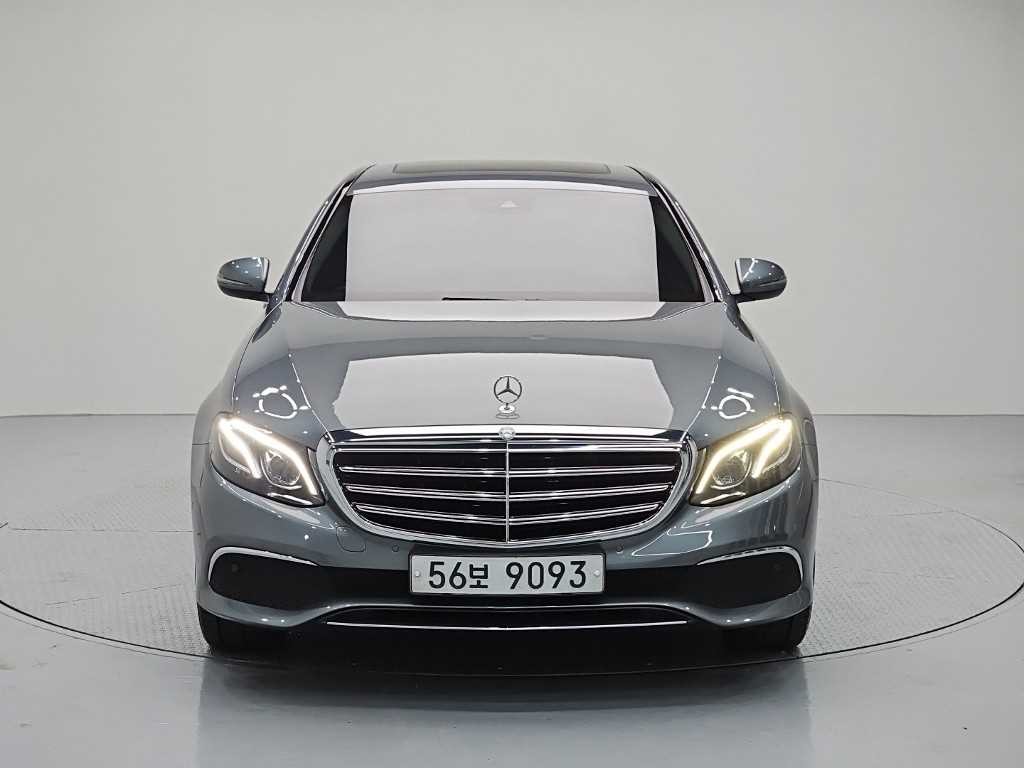 벤츠 E 클래스 E-클래스 W213 E220d 익스클루시브 이미지 2