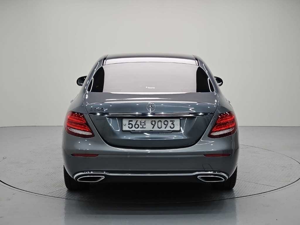 벤츠 E 클래스 E-클래스 W213 E220d 익스클루시브 이미지 3