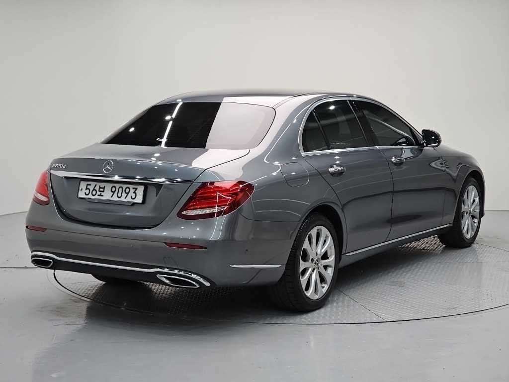 벤츠 E 클래스 E-클래스 W213 E220d 익스클루시브 이미지 4