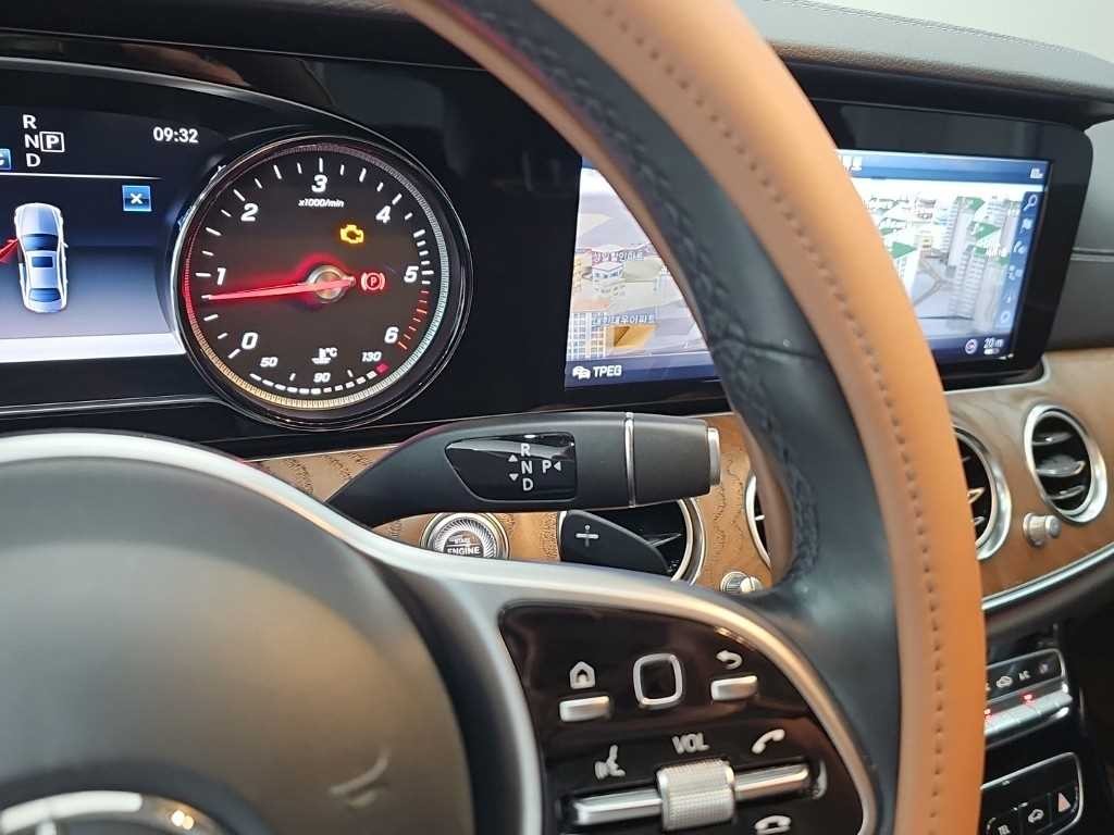 벤츠 E 클래스 E-클래스 W213 E220d 익스클루시브 이미지 8
