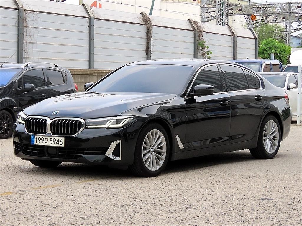 BMW 5시리즈 5시리즈 (G30) 520i 럭셔리 이미지 2