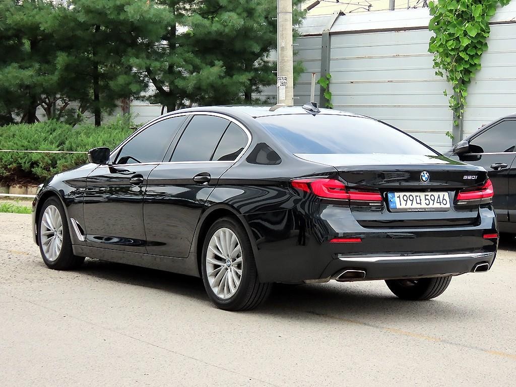 BMW 5시리즈 5시리즈 (G30) 520i 럭셔리 이미지 3