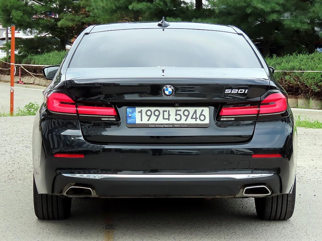 BMW 5시리즈 5시리즈 (G30) 520i 럭셔리 이미지 4