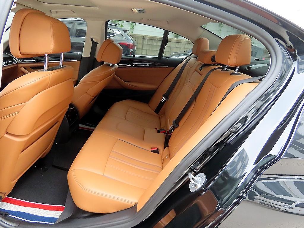 BMW 5시리즈 5시리즈 (G30) 520i 럭셔리 이미지 6