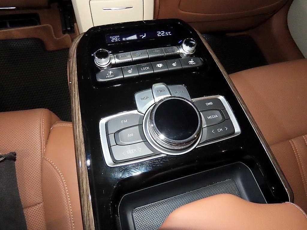 제네시스 G90 3.8 GDI AWD 럭셔리 이미지 15