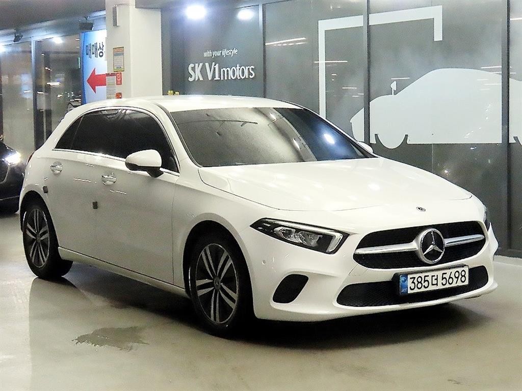 벤츠 A 클래스 A클래스 W177 A220 해치백 이미지 1