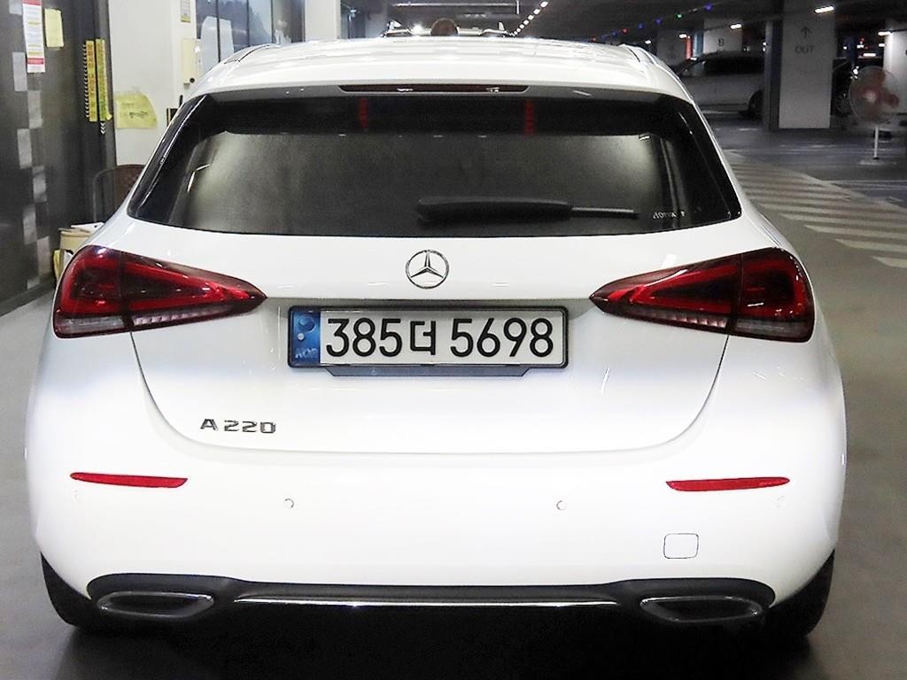 벤츠 A 클래스 A클래스 W177 A220 해치백 이미지 5