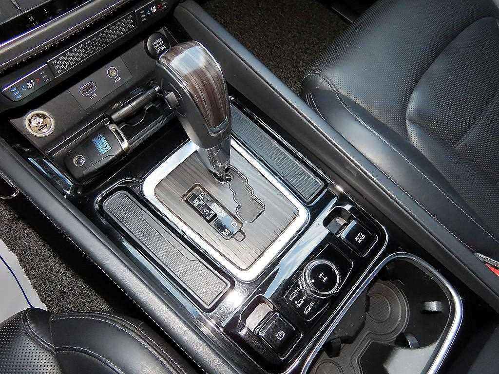 KG모빌리티(쌍용) 렉스턴 G4렉스턴 디젤 2.2 4WD 마제스티 이미지 10