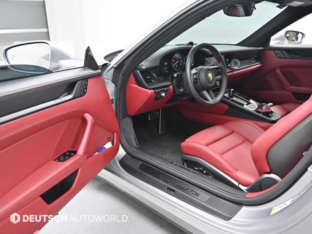 포르쉐 911 911(992) 카레라 4 GTS 이미지 11