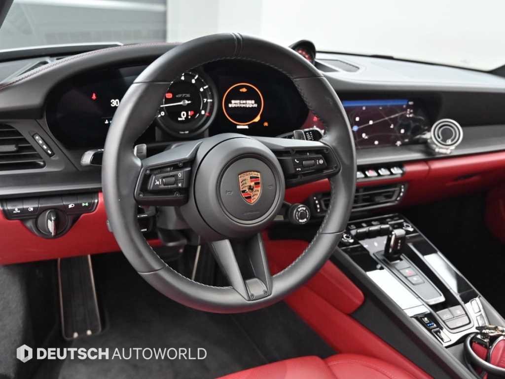포르쉐 911 911(992) 카레라 4 GTS 이미지 13