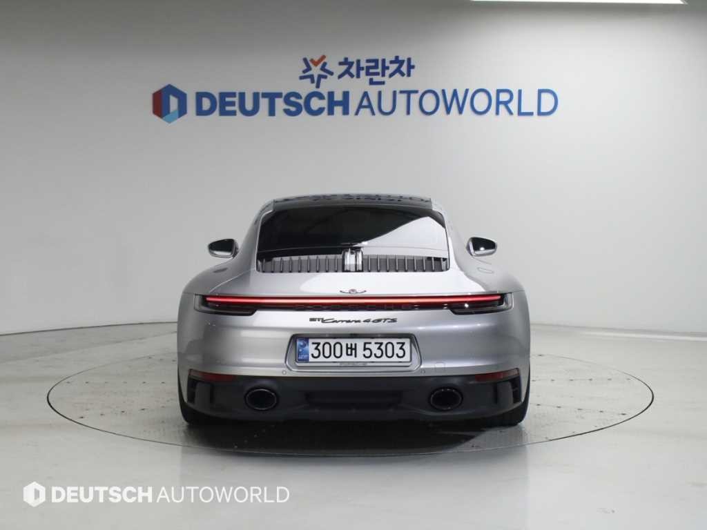 포르쉐 911 911(992) 카레라 4 GTS 이미지 4
