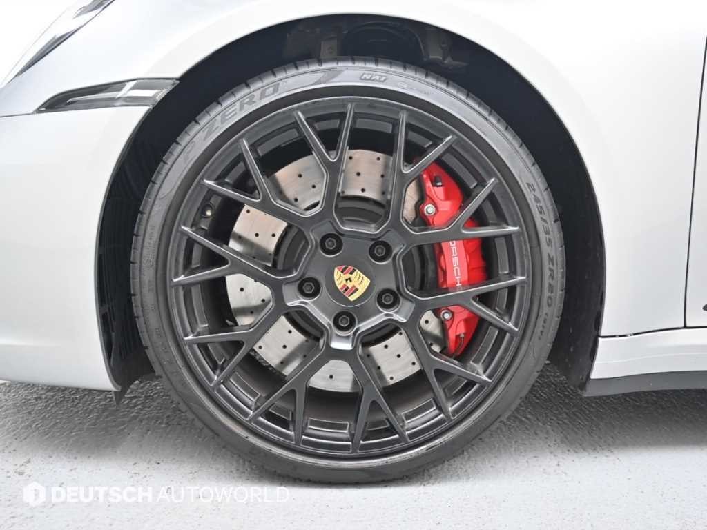 포르쉐 911 911(992) 카레라 4 GTS 이미지 5