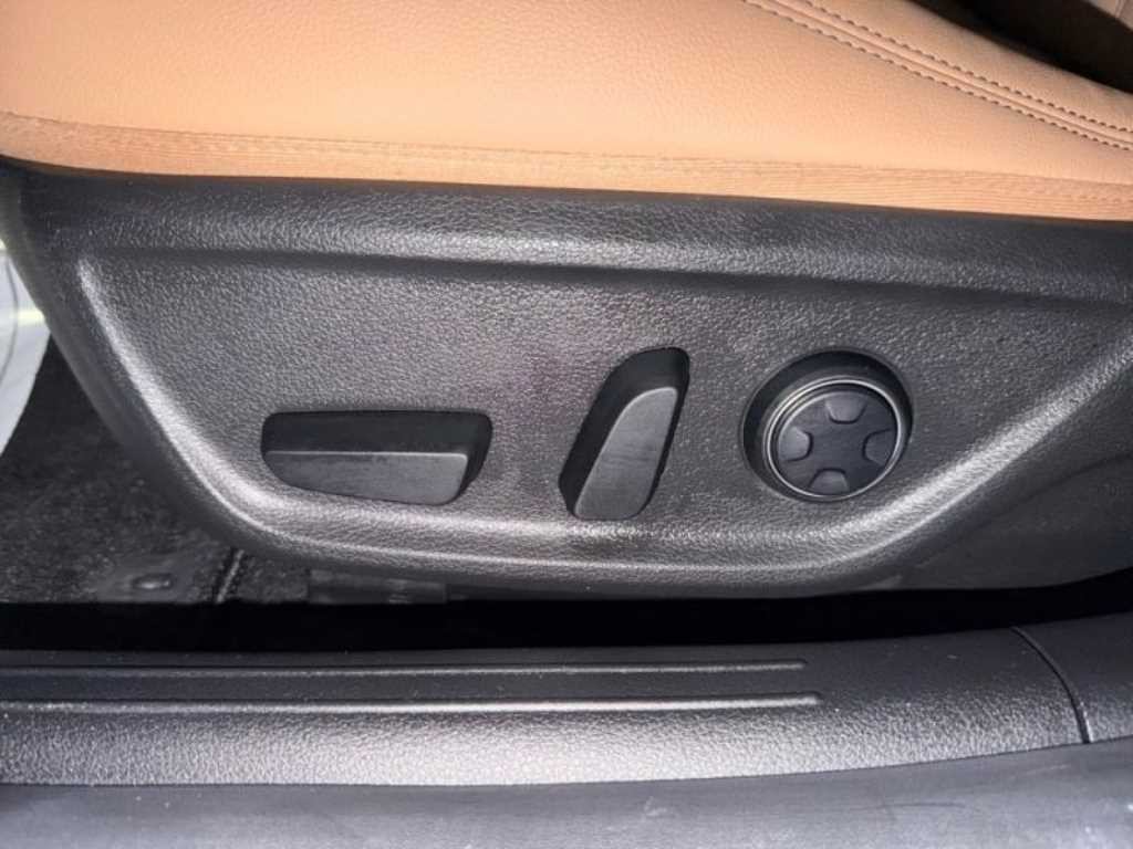 제네시스 G70 더 뉴 G70 가솔린 2.0T 4WD 이미지 16