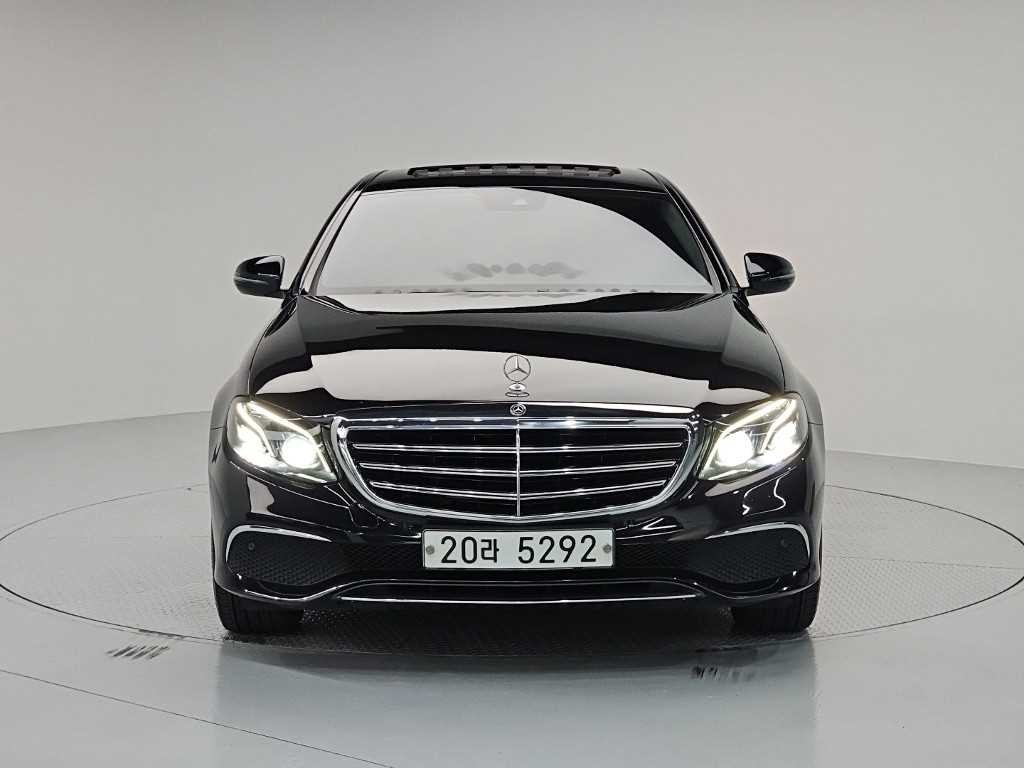 벤츠 E 클래스 E-클래스 W213 E220d 4MATIC 익스클루시브 이미지 2