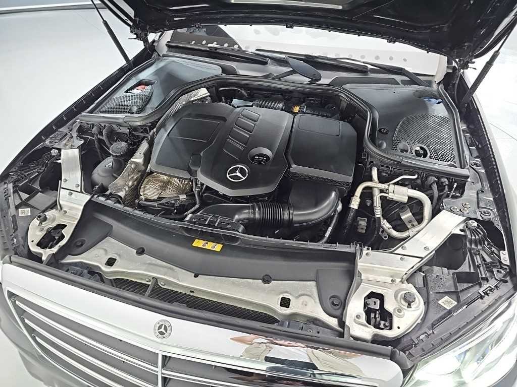 벤츠 E 클래스 E-클래스 W213 E220d 4MATIC 익스클루시브 이미지 5