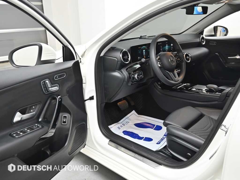 벤츠 A 클래스 A클래스 W177 A220 해치백 이미지 11