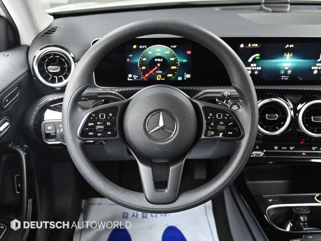 벤츠 A 클래스 A클래스 W177 A220 해치백 이미지 13