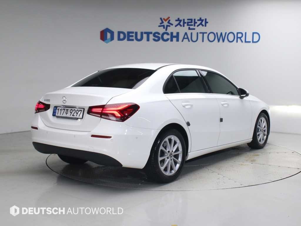 벤츠 A 클래스 A클래스 W177 A220 해치백 이미지 2