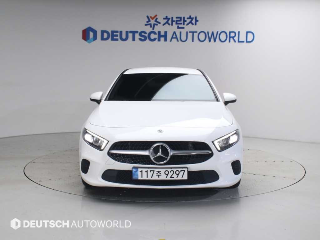 벤츠 A 클래스 A클래스 W177 A220 해치백 이미지 3