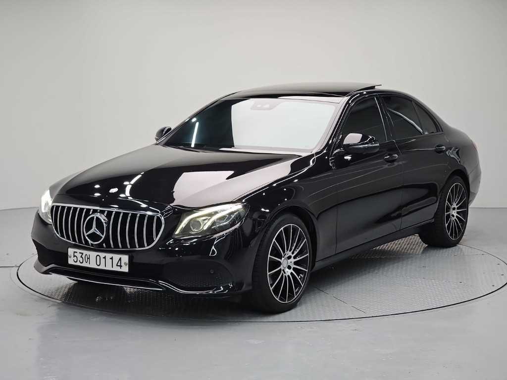 벤츠 E 클래스 E-클래스 W213 E300 4MATIC 아방가르드 이미지 1