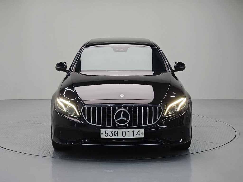 벤츠 E 클래스 E-클래스 W213 E300 4MATIC 아방가르드 이미지 2