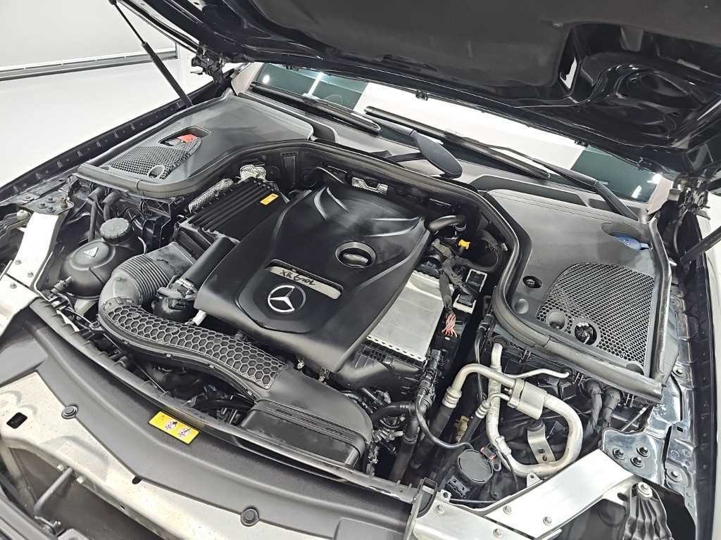 벤츠 E 클래스 E-클래스 W213 E300 4MATIC 아방가르드 이미지 5